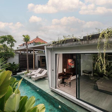 Inspira Seminyak Villa Luaran gambar